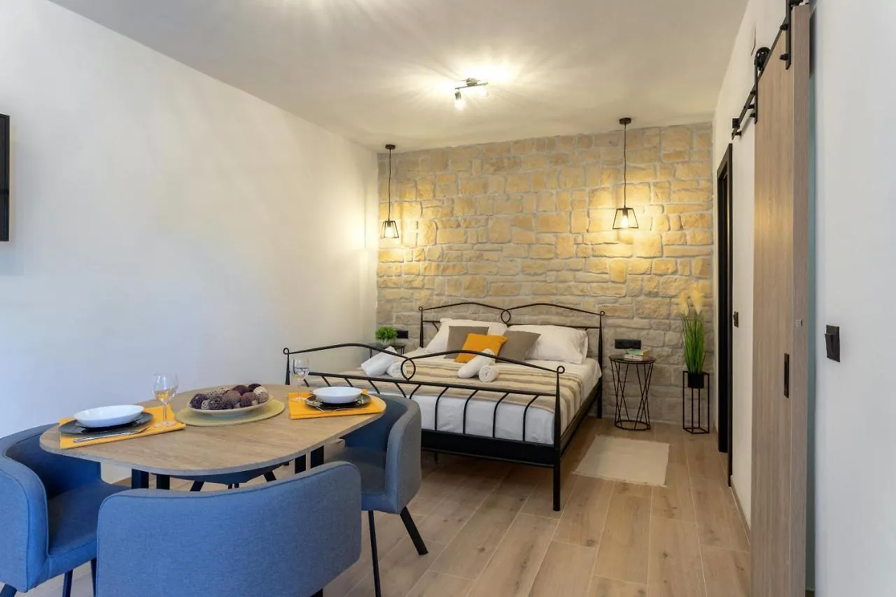 Teona Luxury Studio Apartment With Jacuzzi And Terrace Sea View Sali